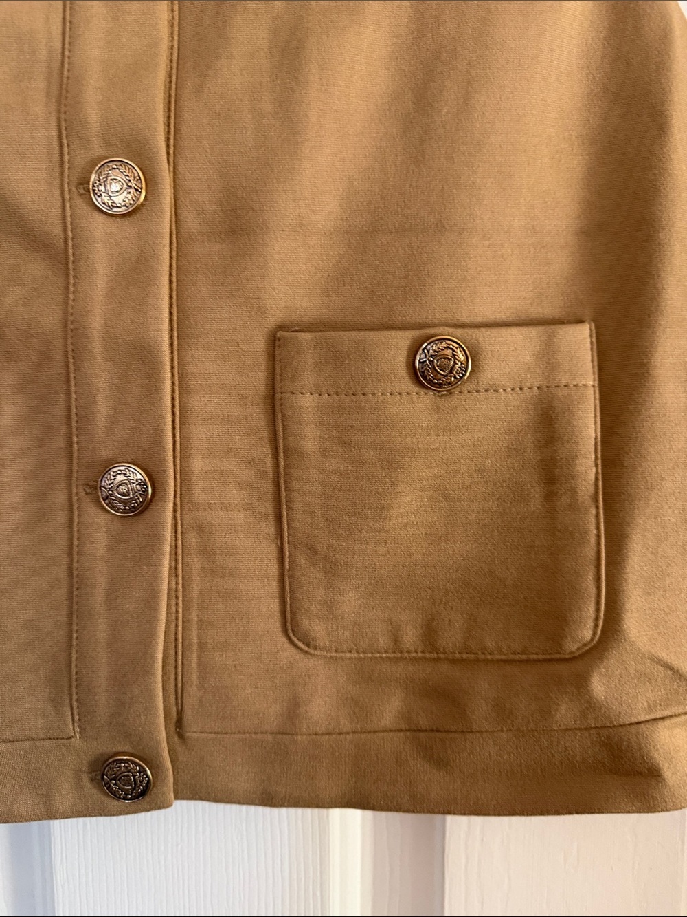 Autres filles tan crop boxy Sleeveless Button-Front Vest in Camel Brown XS - Picture 2 of 5
